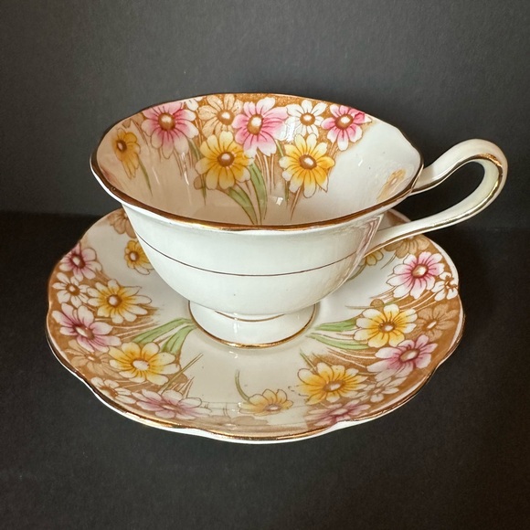 VTG Royal Albert ‘Maryland’ 2571 Bone China Teacup & Saucer Floral Daisies - Picture 9 of 10